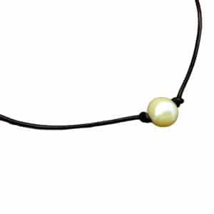 Single-Pearl-Leather-Choker-ColorAdjNoBG_clipped_rev_1