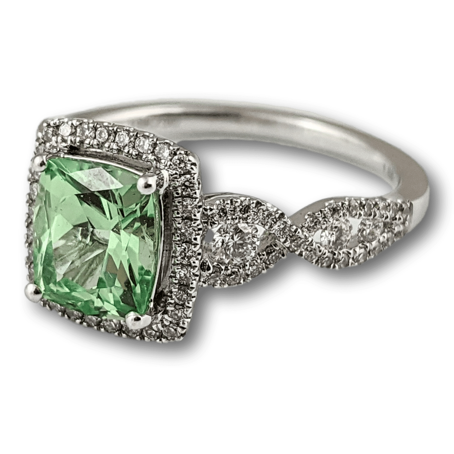 partiskhed følelse dobbeltlag Merelani Green Garnet Ring | Copeland Jewelers