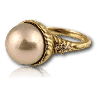 Pearl in Sloane Street Ring